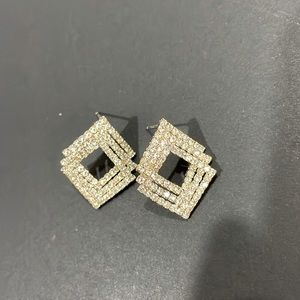 Fashion Earrings in light gold with rhinestones